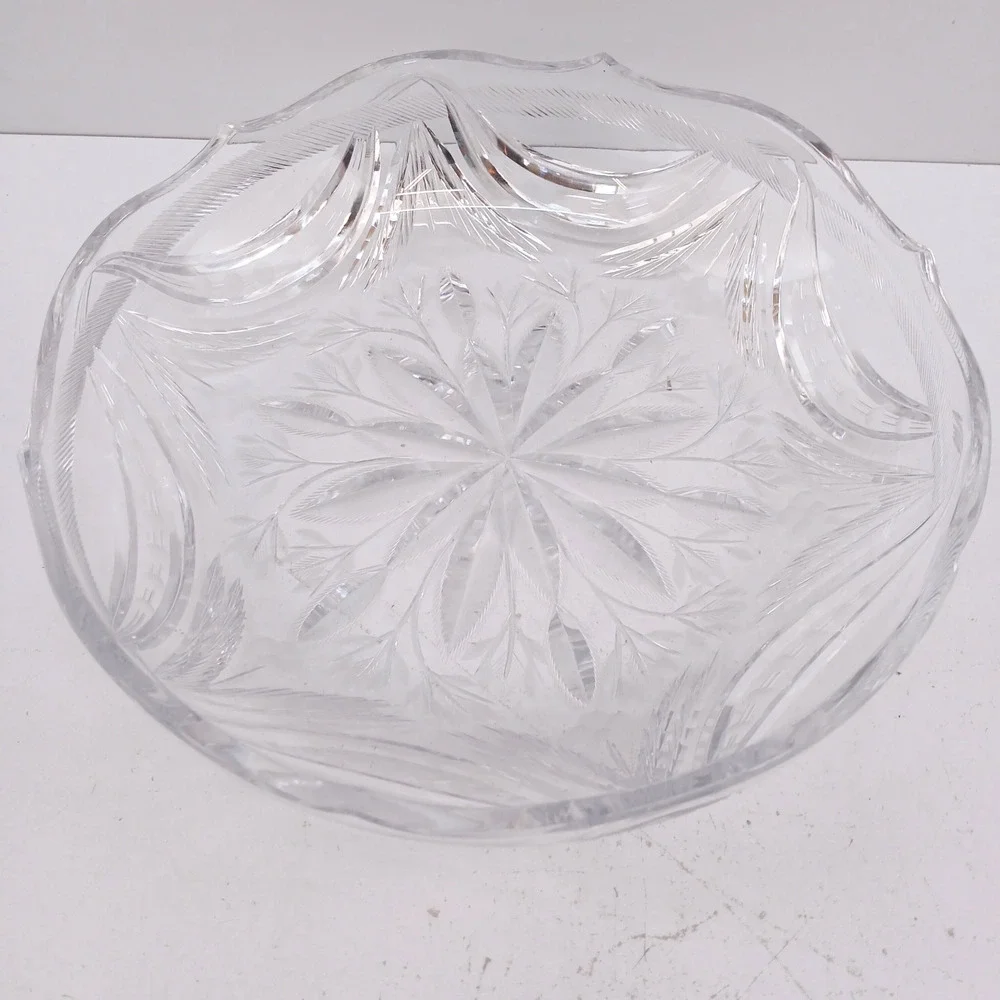Vtg Pressed Glass Serving Bowl W/ Starburst Design – Scalloped Edge Clear Bowl